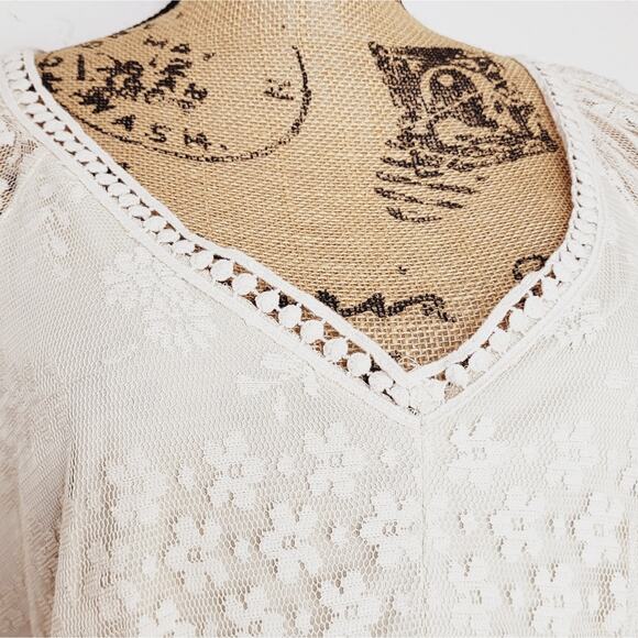 Emmer & Oat Ecru Lace V-Neck Baby Doll Empire Waist Short Sleeve Top Size Small - Picture 8 of 9